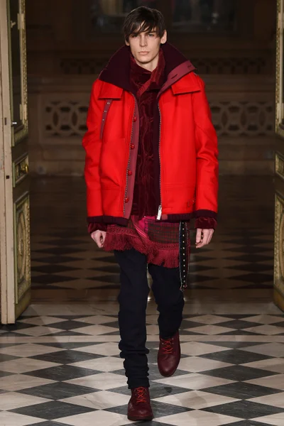 Look 10